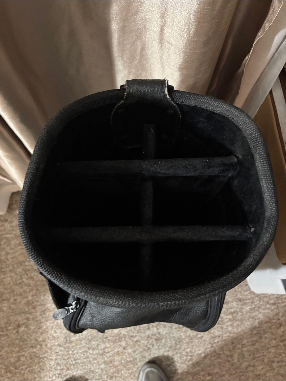 Titleist Black and White Men’s Golf Cart Bag with Bold Logo - Picture 6 of 15